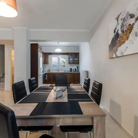 Apartment διωροφη μεζονετα-2km απο το κεντρο-iliana House *