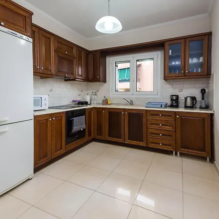Apartment διωροφη μεζονετα-2km απο το κεντρο-iliana House