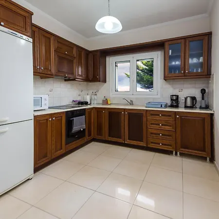 Apartment διωροφη μεζονετα-2km απο το κεντρο-iliana House *