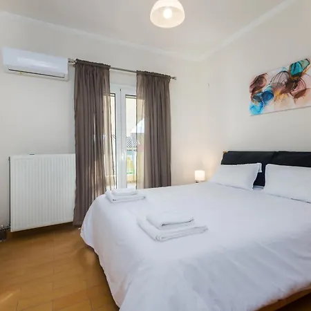 Apartment διωροφη μεζονετα-2km απο το κεντρο-iliana House *